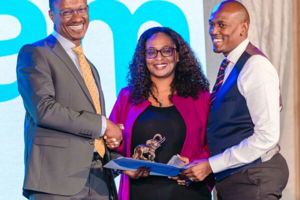 Sanlam-2022-awards-winers-in-Best-Product-Mix-Category---pic-4